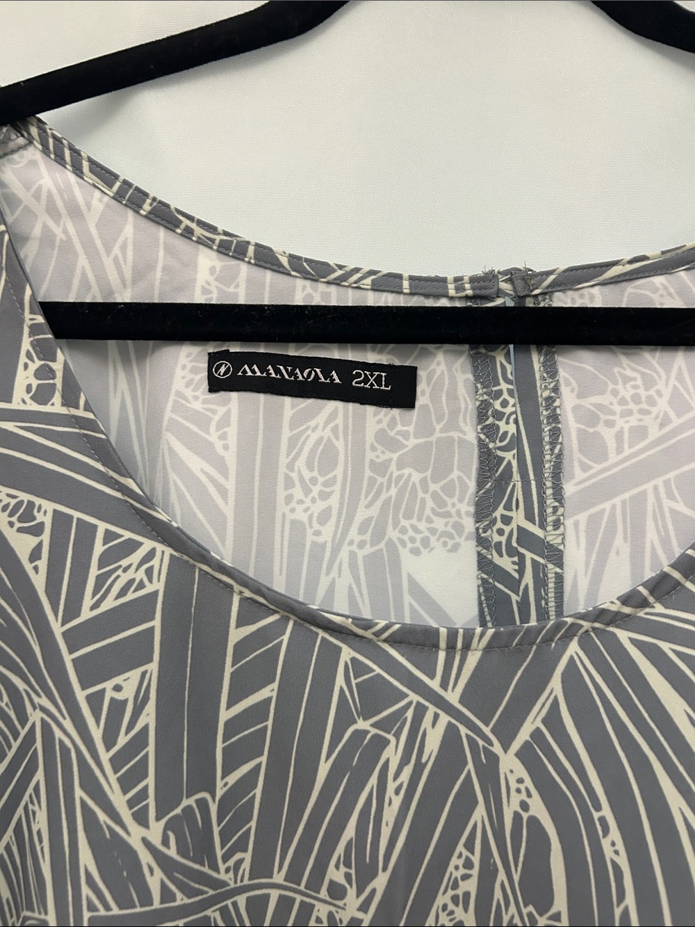 Manaola XXL Sage & Cream Hala Print Top - Picture 2 of 4